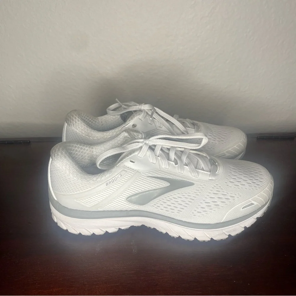 Brooks Adrenaline GTS 18 White Sneaker Size 9 - Picture 5 of 15